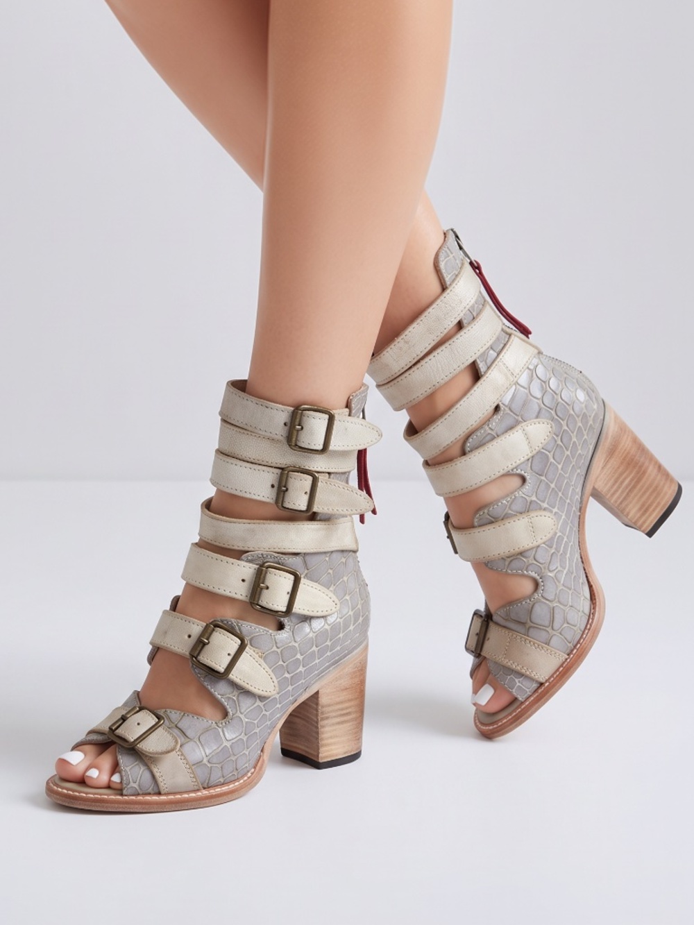 🦅FREEBIRD BY STEVEN • 'Bond' Gray Croc Embossed Buckle Heeled Sandals 7